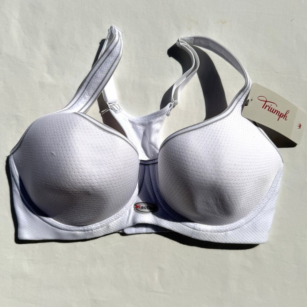 Triumph Traction Racerback Underwire Lined Sports Bra US 32D White